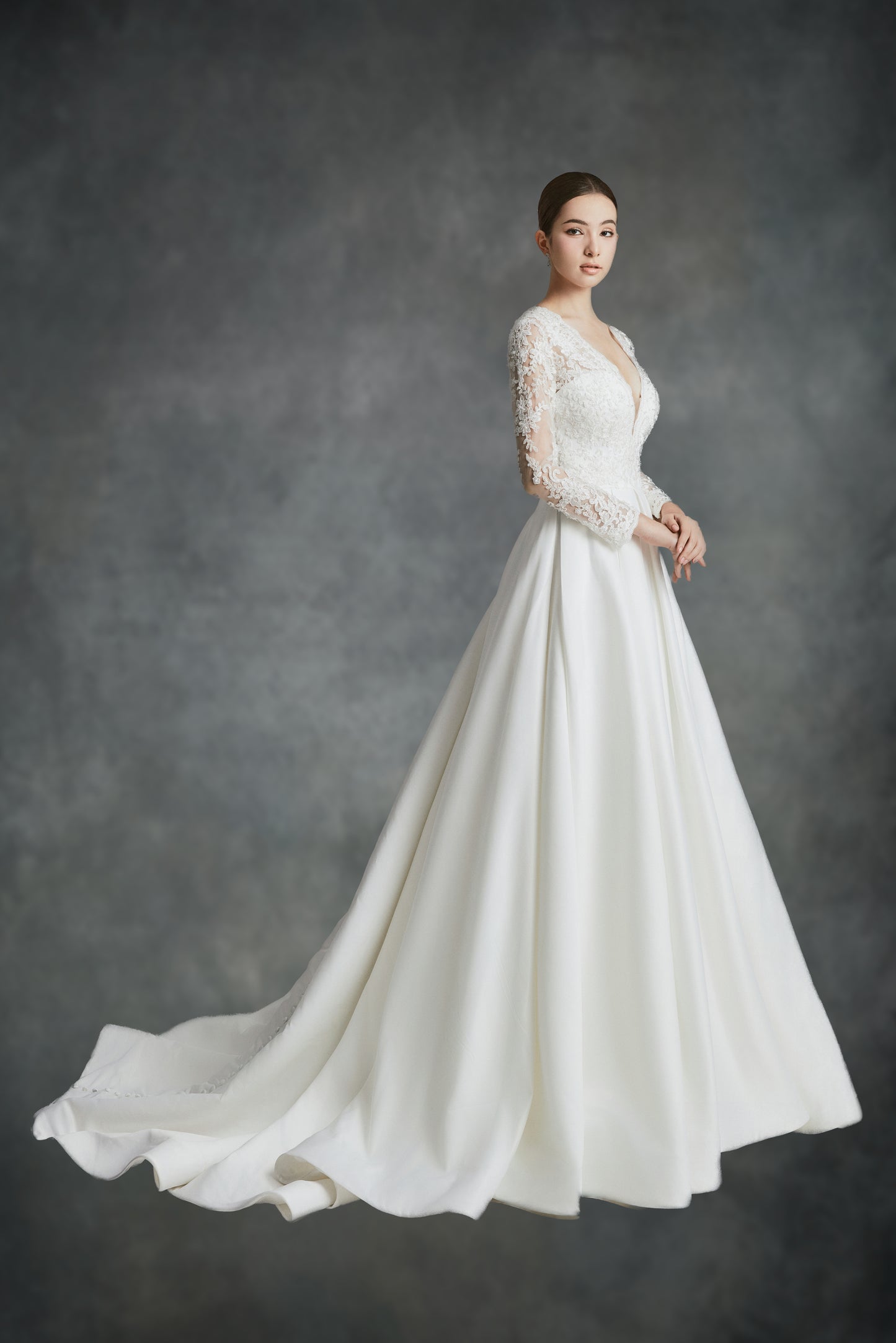 Loyal (RRP $2280 - RENT $1480)