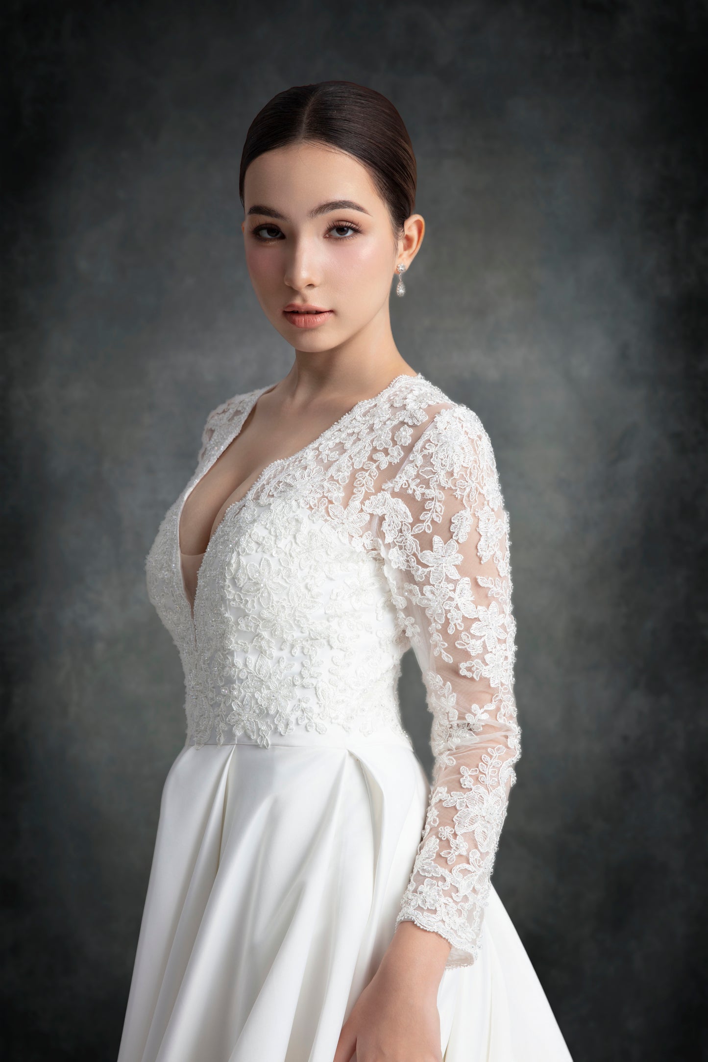 Loyal (RRP $2280 - RENT $1480)