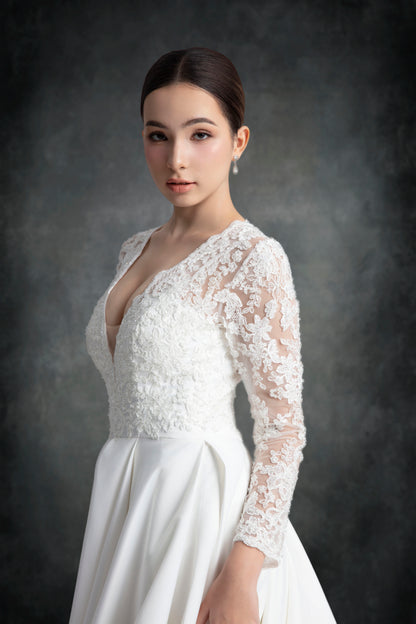 Loyal (RRP $2280 - RENT $1480)